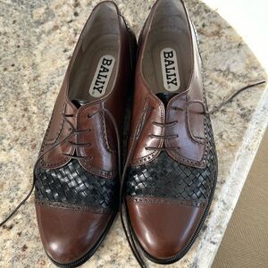 Bally Mens shoes all leather brown and black. Size 7.  Woven  black leather